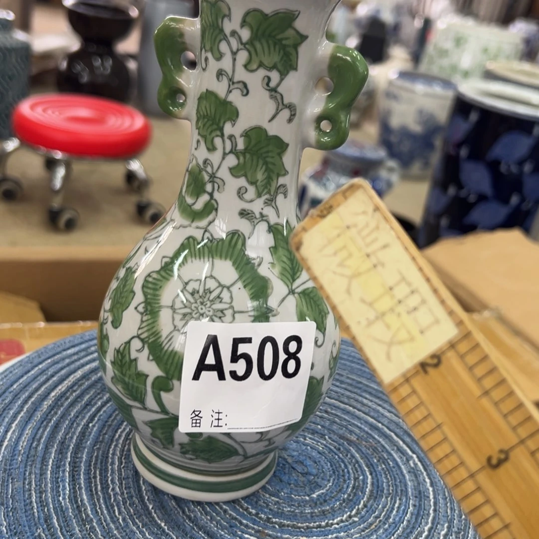 微瑕青花瓷器值得厚爱