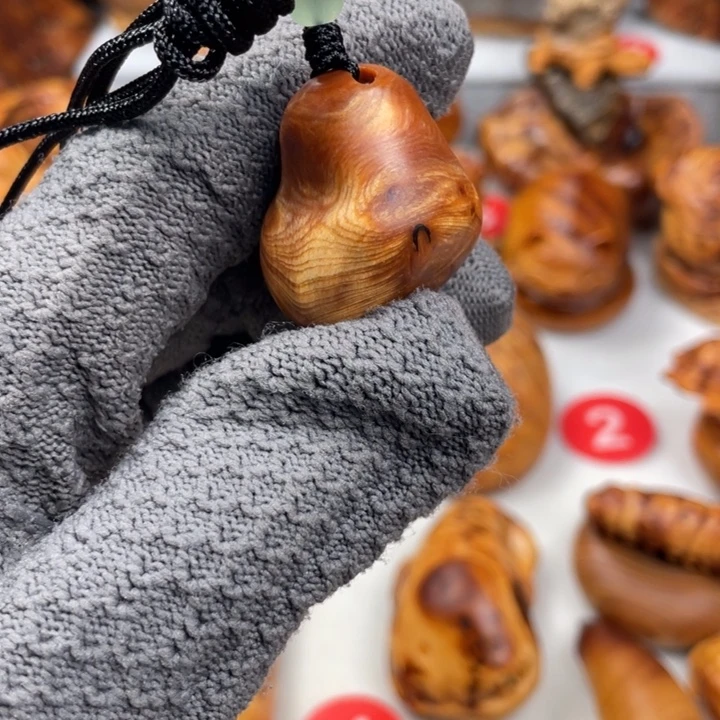 木太行陈化糖心黑油挂坠鉴赏期48小时