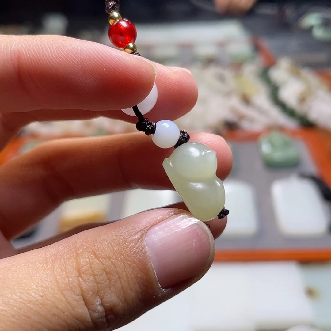 定制和田玉挂件未镶嵌