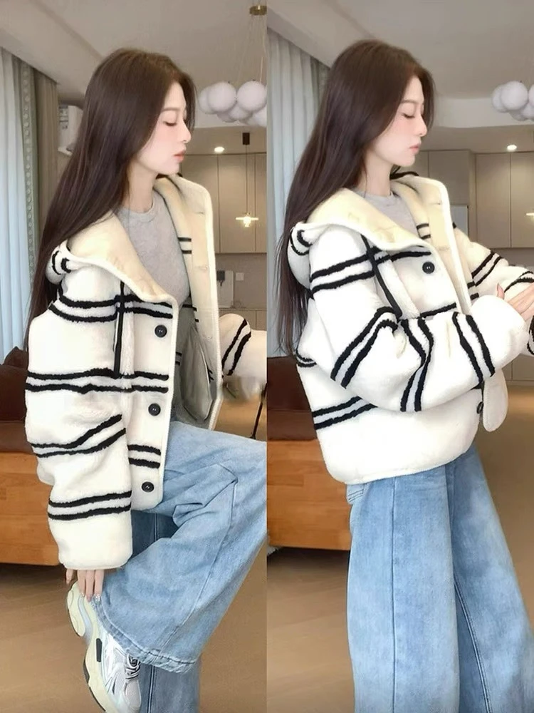 女拼接秋冬外套白色小香风2025秋冬新款加厚设计感小众女成熟外套