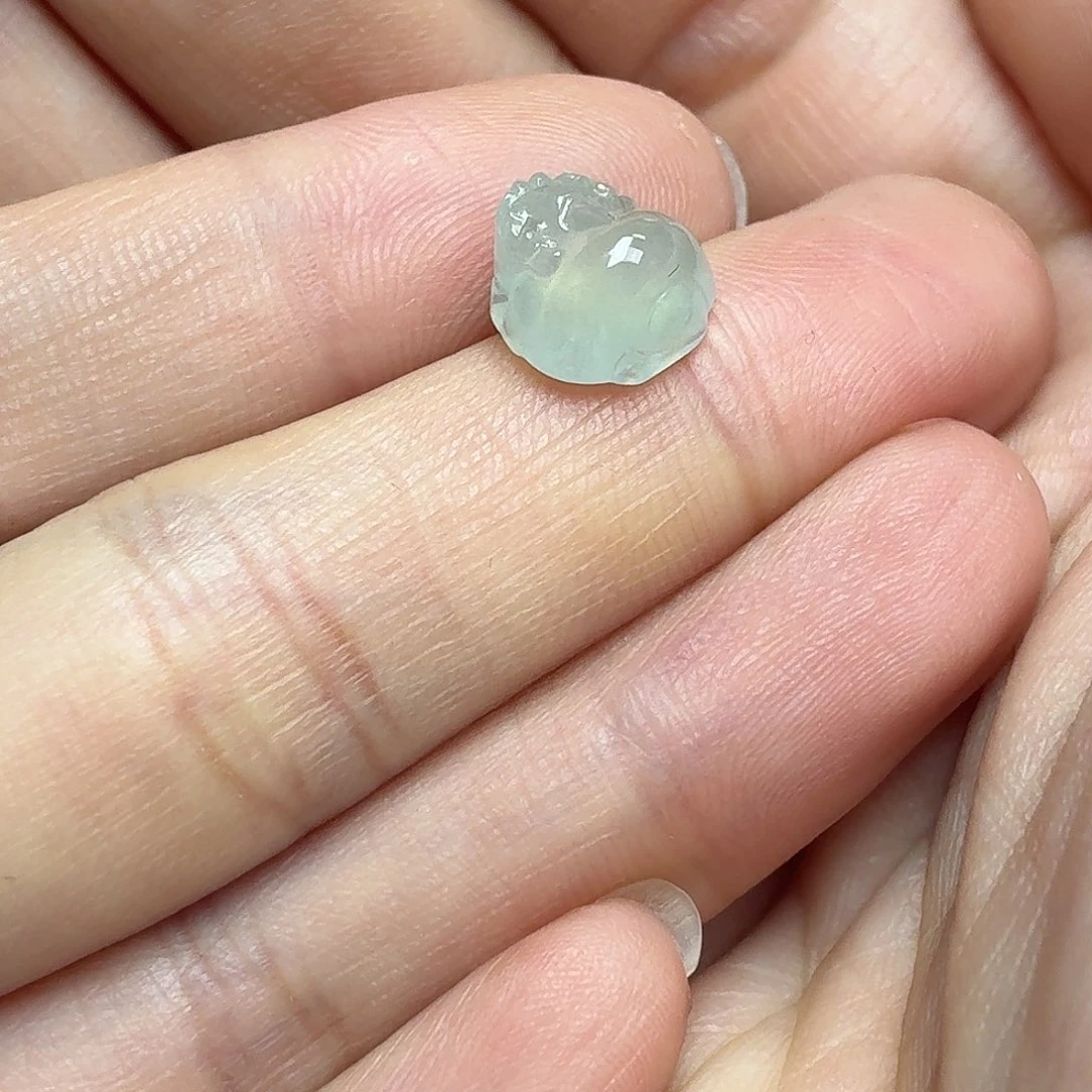 翡翠未镶嵌颈饰晴底三脚金蟾