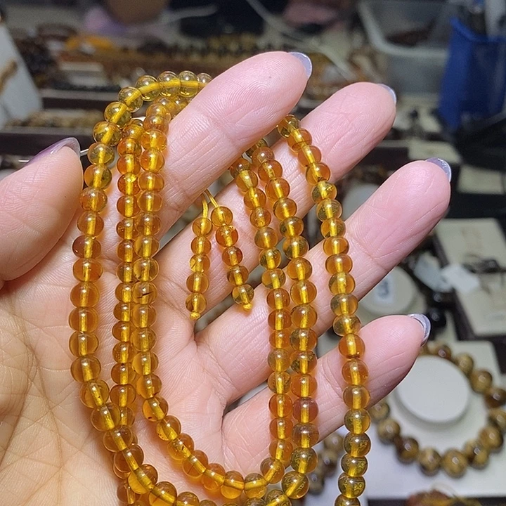 琥珀未镶嵌裸石150粒