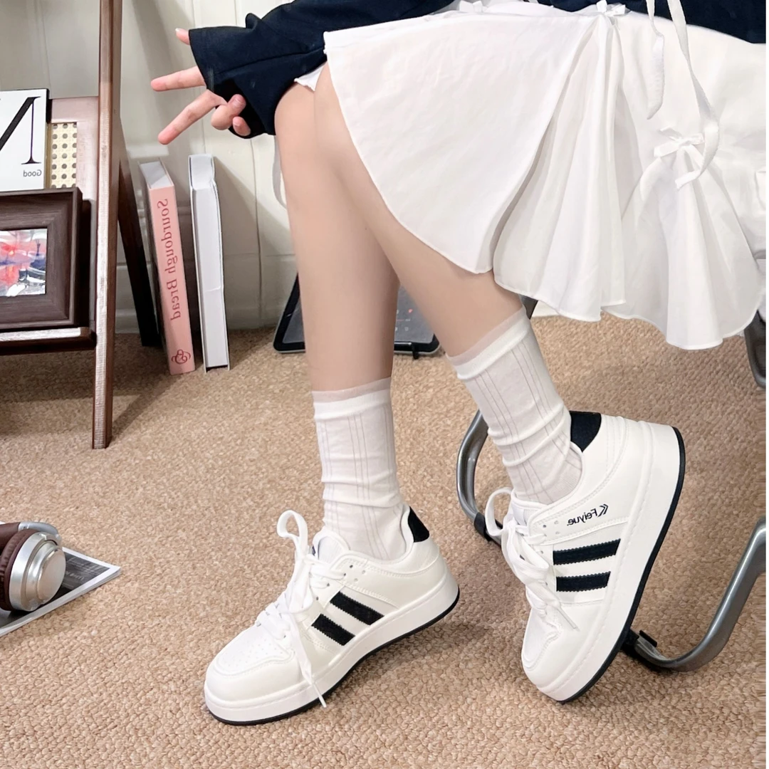 飞跃2025秋冬季新款轻便白鞋耐磨休闲轻薄增高软底舒适德训鞋