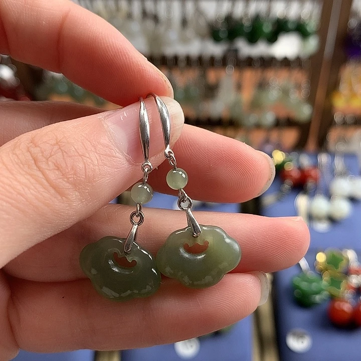 和田玉银S925镶嵌耳饰如意锁湖水绿