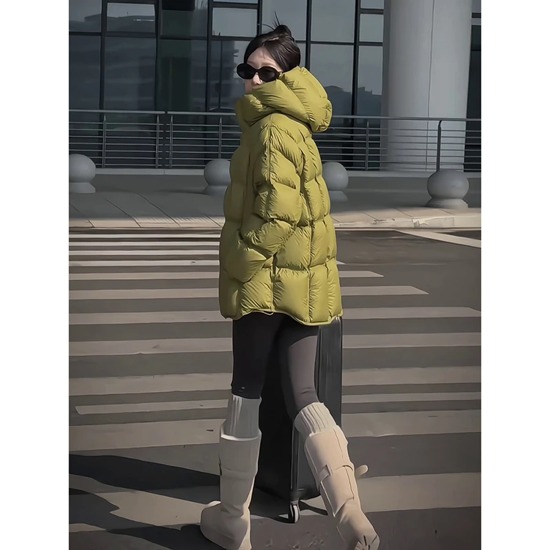 云朵泡芙绿色短款羽绒服女冬季2025新款小个子90白鸭绒连帽面包服