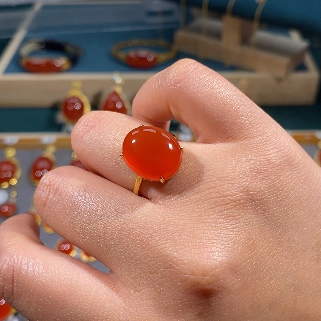 南红玛瑙戒指18K金镶嵌