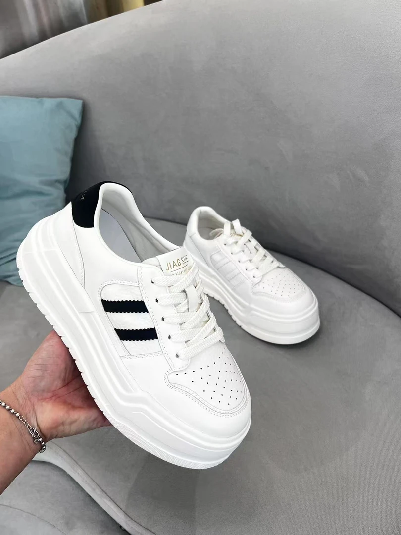 赫丽嘉三条杠欧韩版板鞋内外全皮质感拉满活力减龄时尚百搭