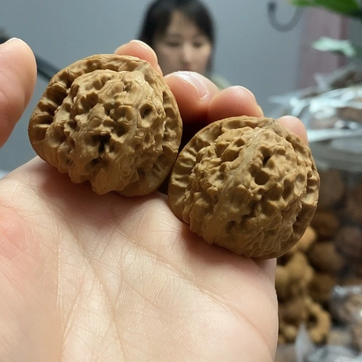 文玩核桃把件38白狮子老树