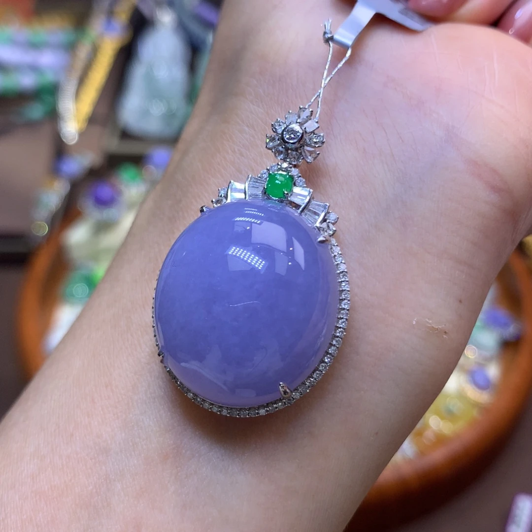 翡翠18K金镶嵌颈饰