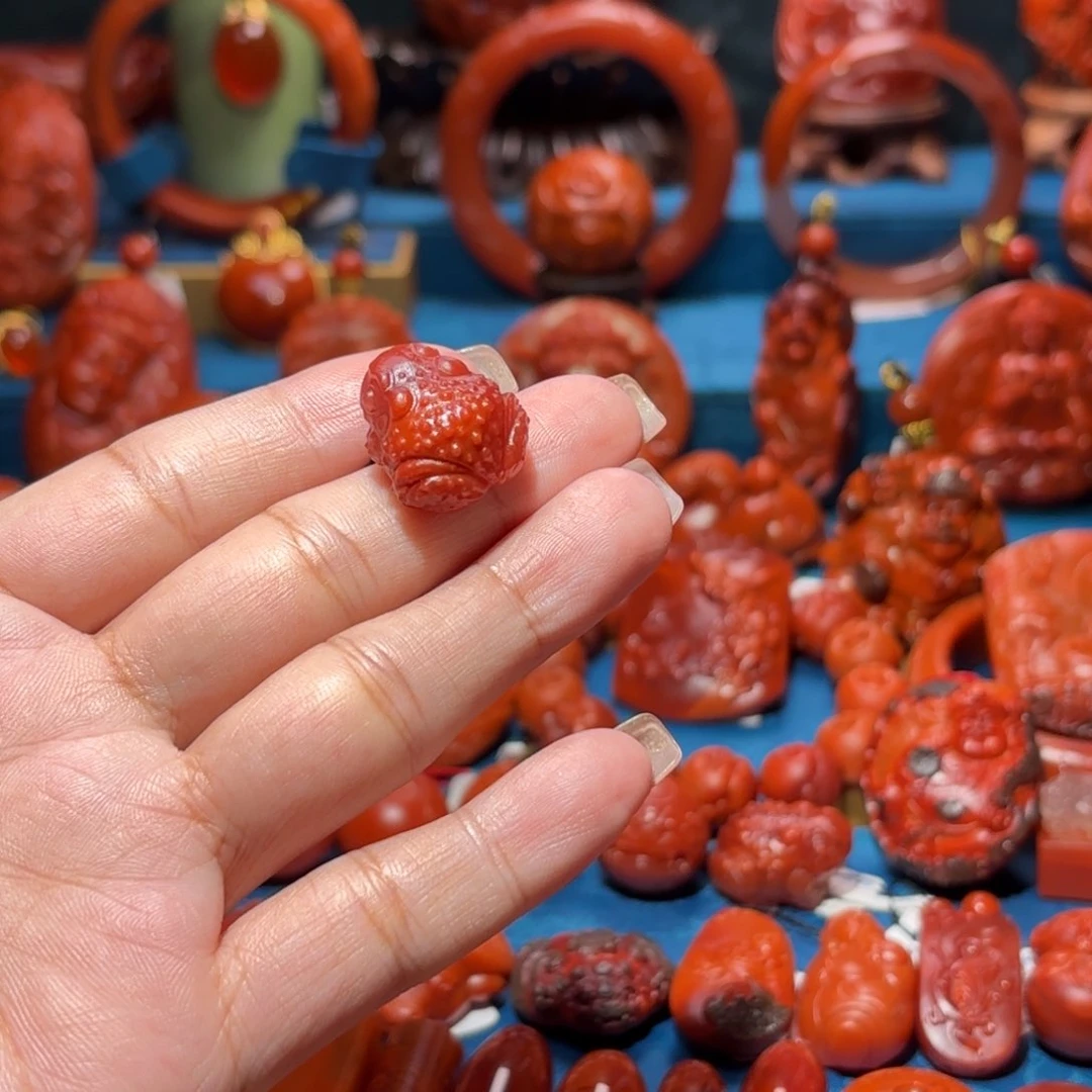 未镶嵌雕刻南红玛瑙