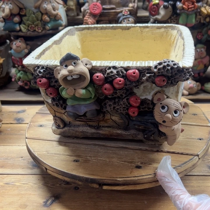 葛****嘻哈多肉花盆百搭