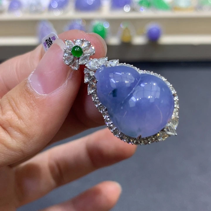 翡翠颈饰18K金镶嵌翡翠