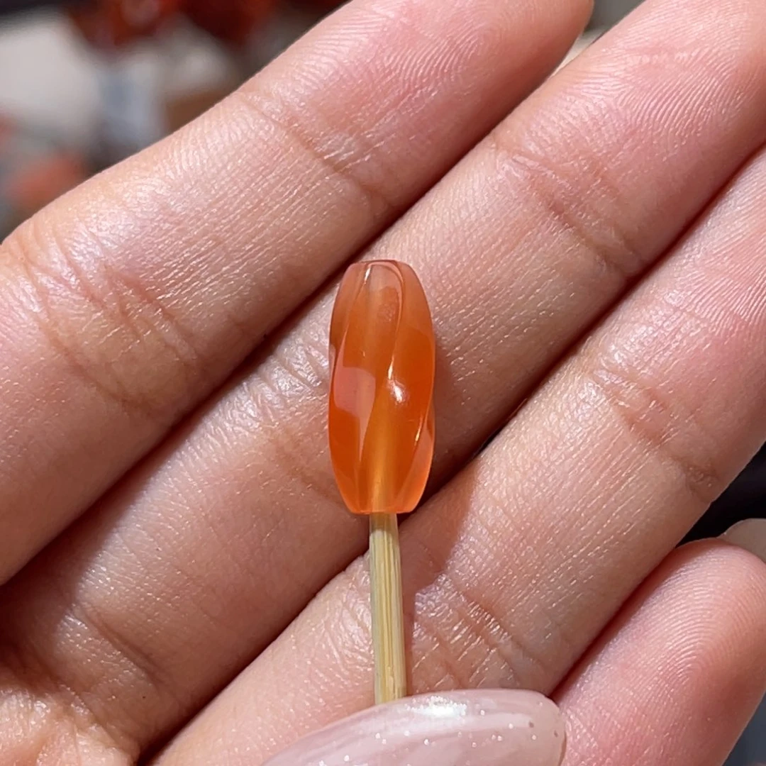 南红玛瑙丽江料扭棱珠15x6.4mm不退换未镶嵌