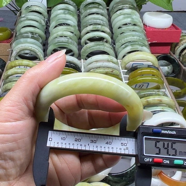 蛇纹石玉未镶嵌手镯36