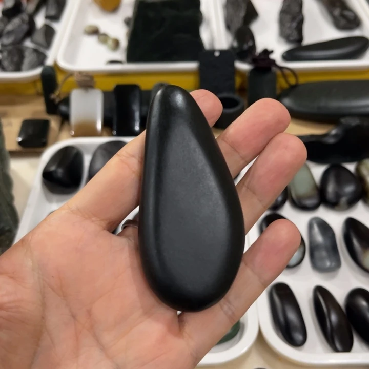 李***文石材新疆的戈壁料