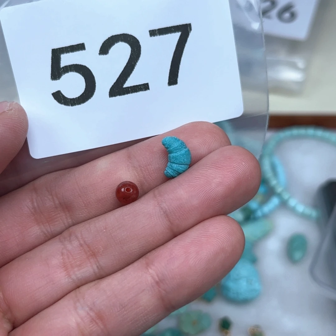 南红玛瑙未镶嵌珠宝奇石