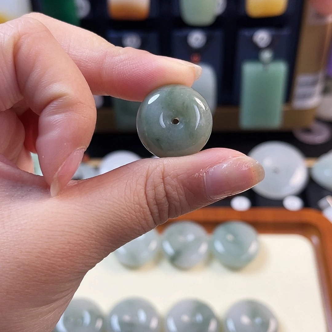 颈饰未镶嵌石英质玉不**心