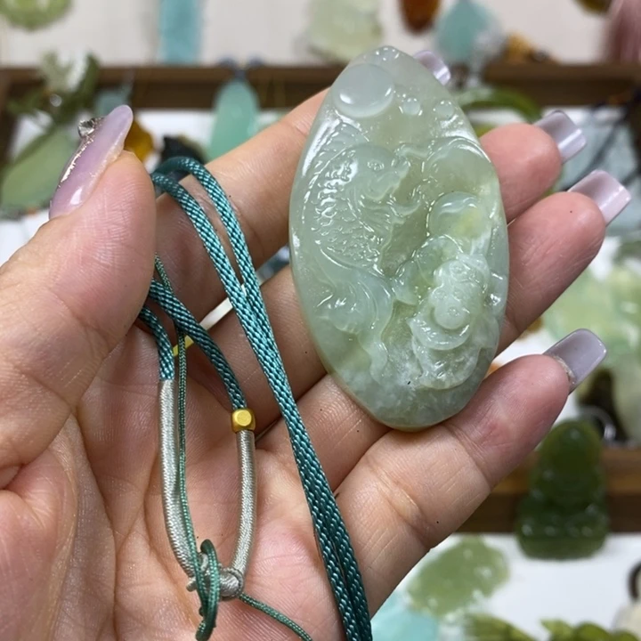 蛇纹石玉未镶嵌吊坠