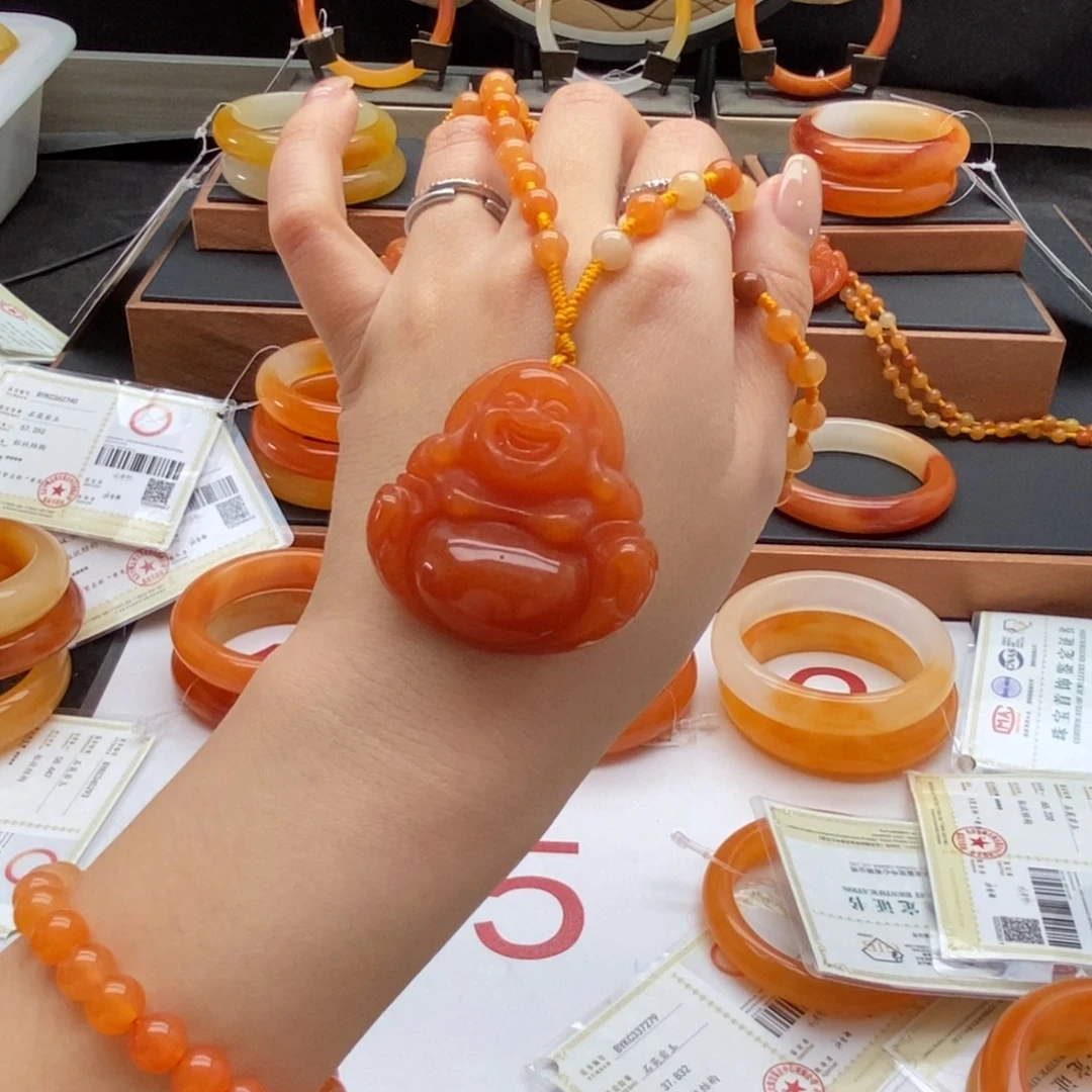 石英质玉（黄龙玉）未镶嵌吊坠