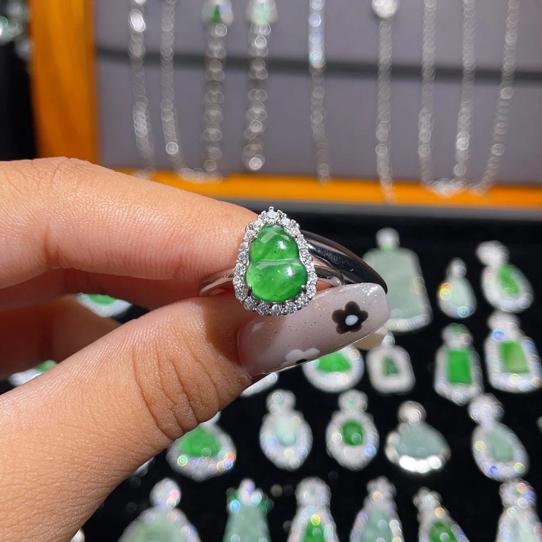 未镶嵌戒指翡翠戒指