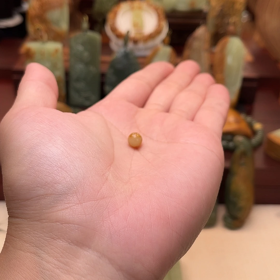 宁***宁颈饰未镶嵌岫岩河磨玉（透闪石质玉）