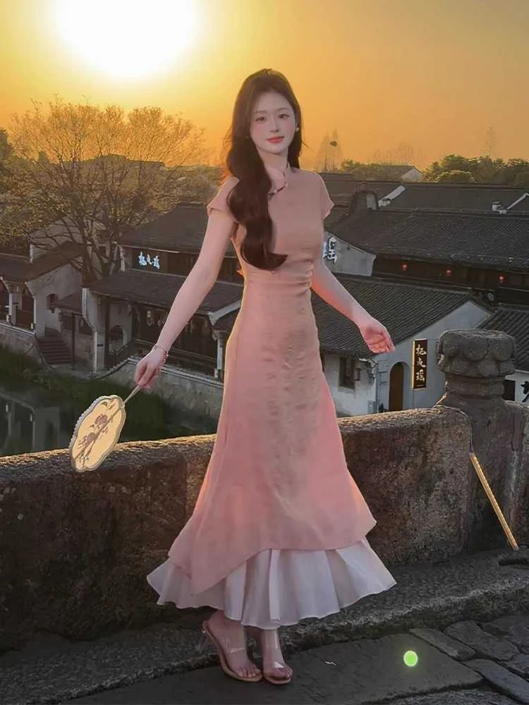 【莺歌】新中式国风长裙2025夏新品粉色假两件旗袍文艺复古连衣裙