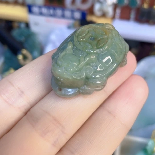 翡翠未镶嵌颈饰龙龟摆件