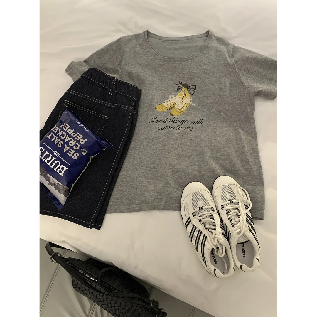 现货大婉酱微胖定制洋气减龄香蕉印花T恤女夏季设计个性上衣8795D