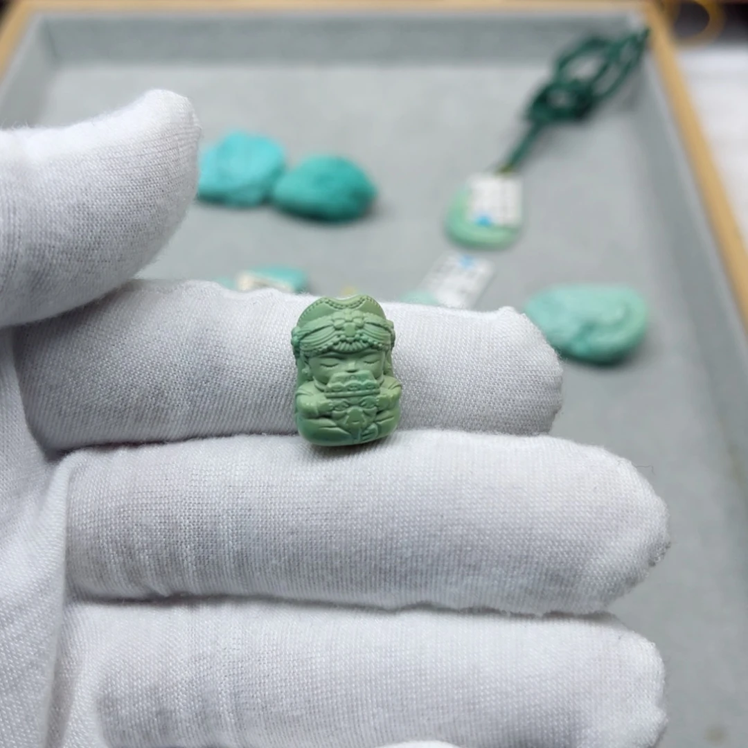 绿松石未镶嵌挂件