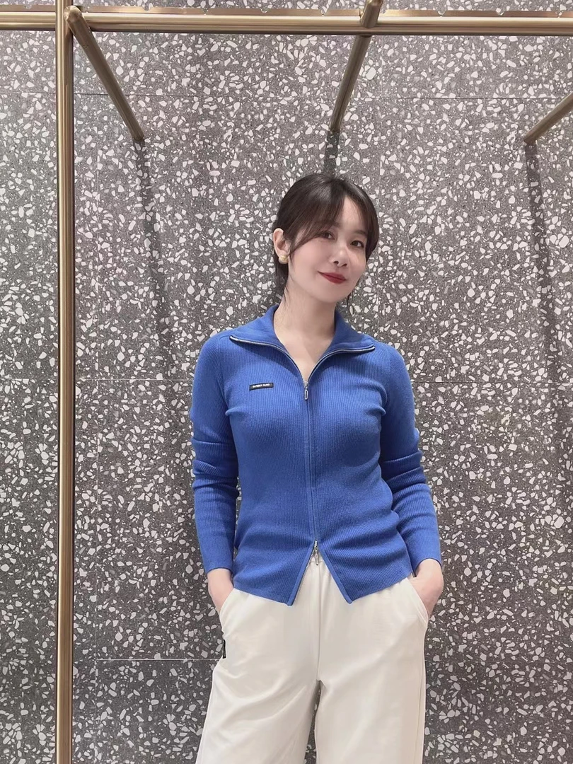 俪妍【LIVELY·YAN】24秋冬季羊毛衫77326修身时尚拉链开衫