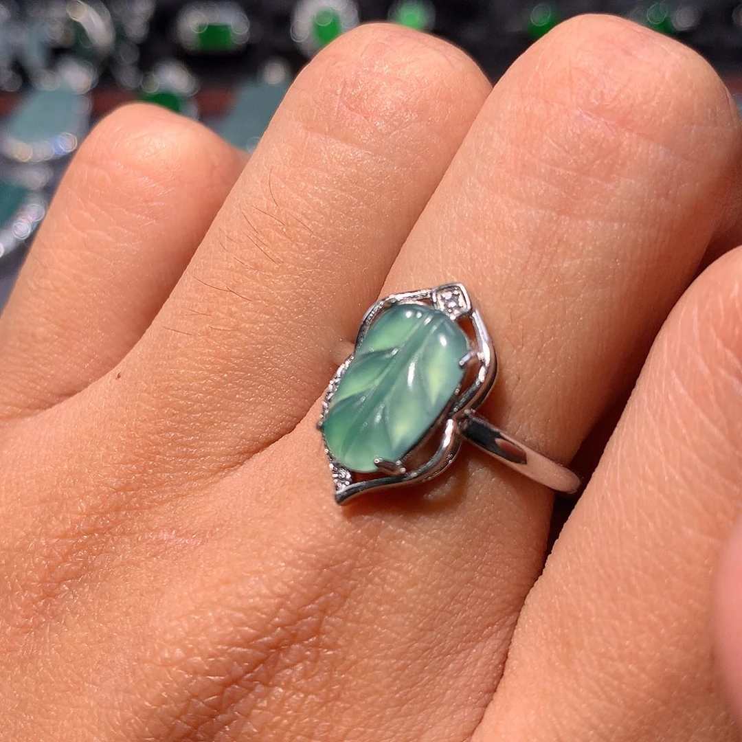 翡翠未镶嵌戒指戒指