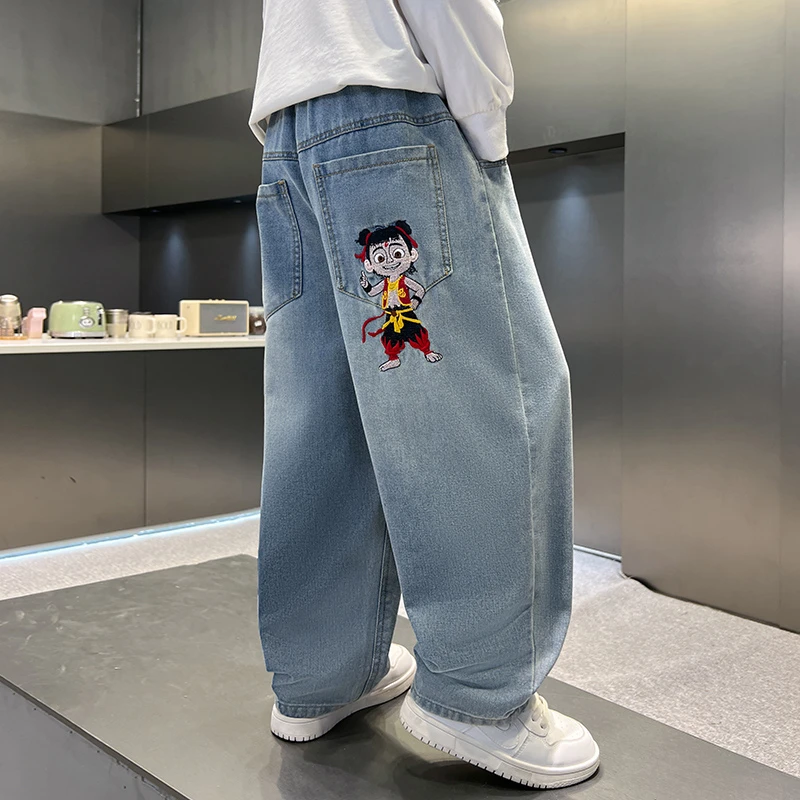 童装男童春秋款牛仔裤2025新款中大童卡通哪吒绣花儿童牛仔裤潮款