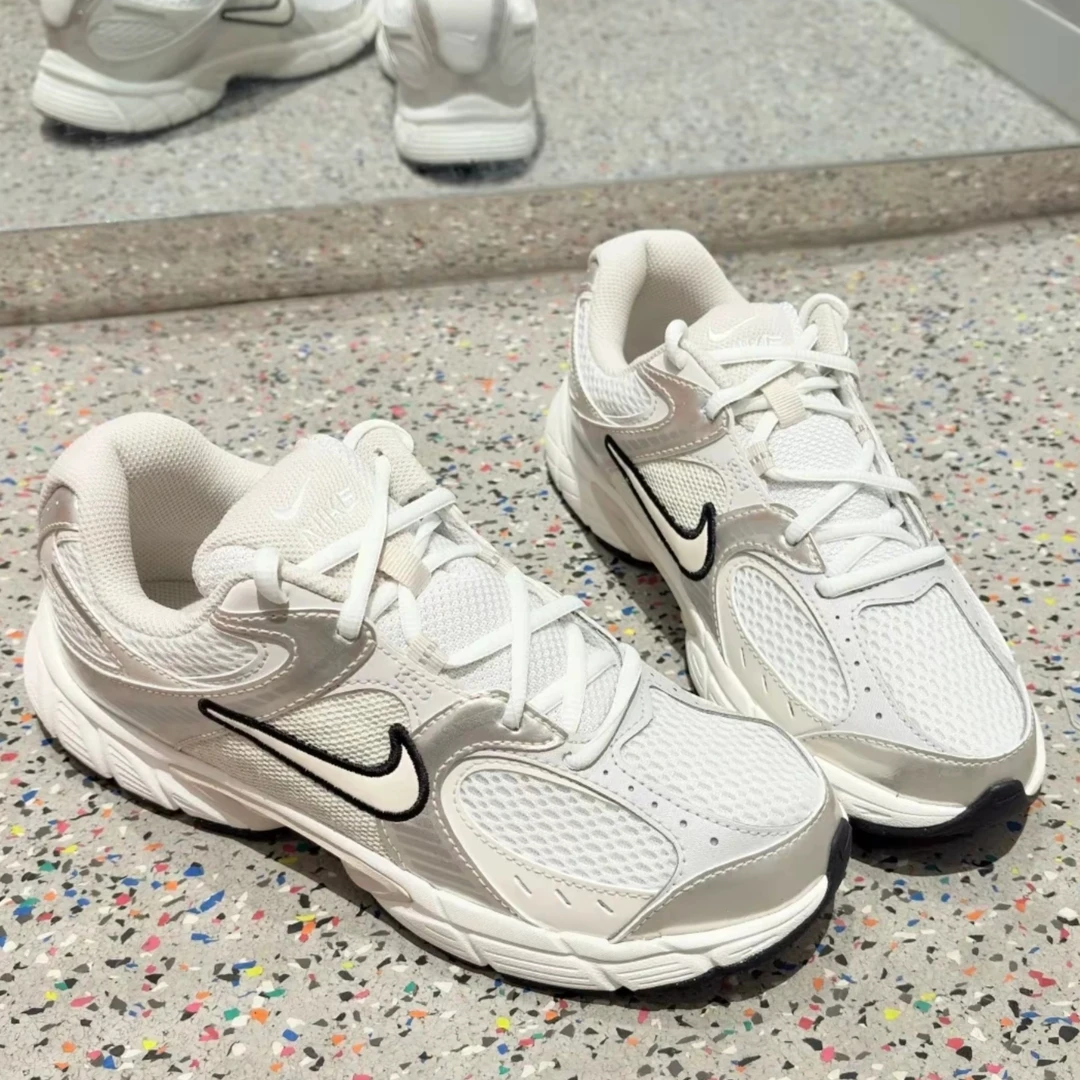 NIKE/耐克【奶呼呼】V5跑鞋时尚百搭 宽版 女款大童 米色 HQ6411102