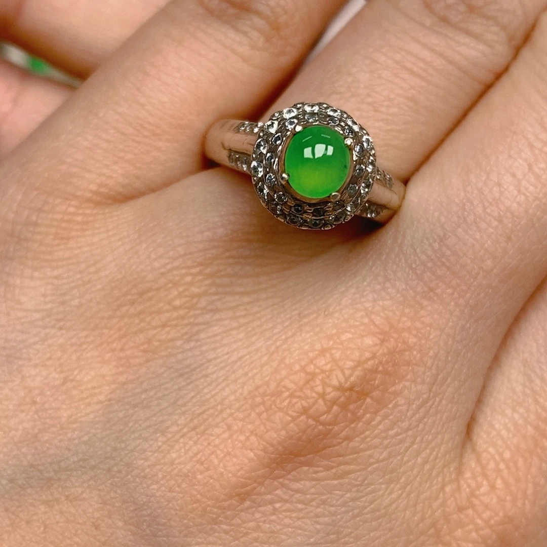 翡翠戒指未镶嵌翡翠