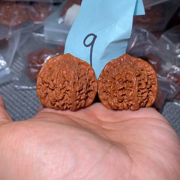 把件桃核39尺满天星