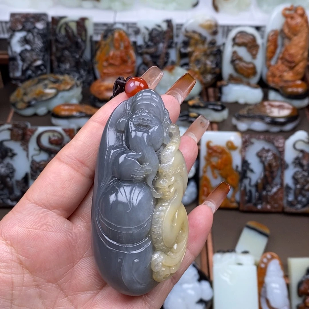 颈饰未镶嵌和田玉