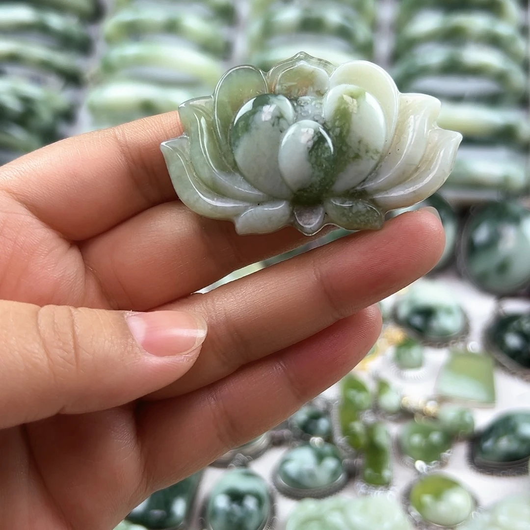 蛇纹石玉未镶嵌颈饰