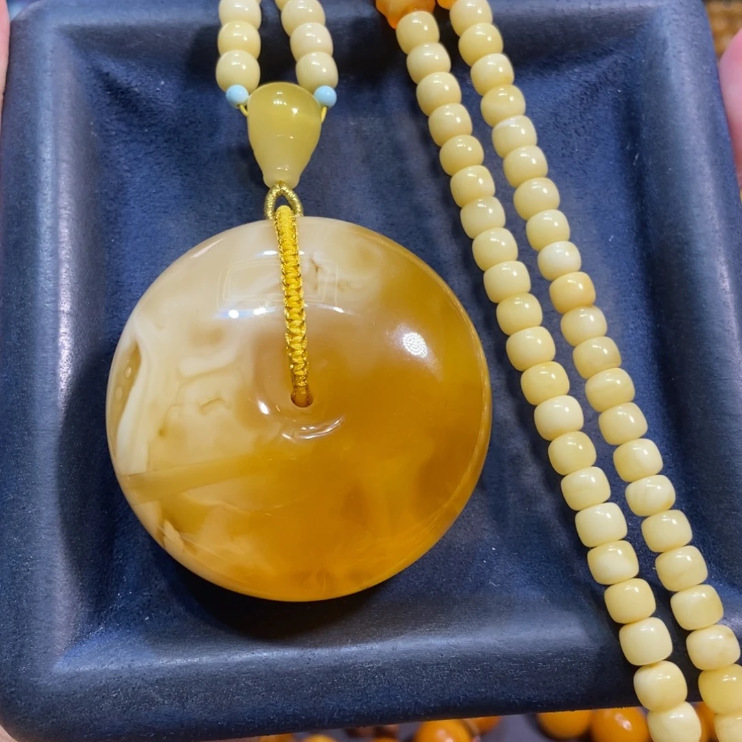 琥珀颈饰未镶嵌蜜蜡