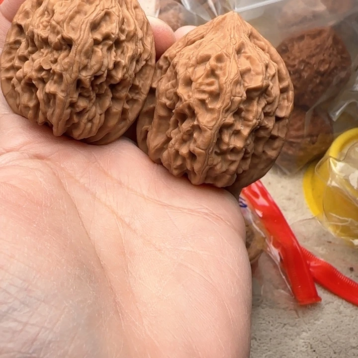 文玩核桃吊坠龙**海鸡心