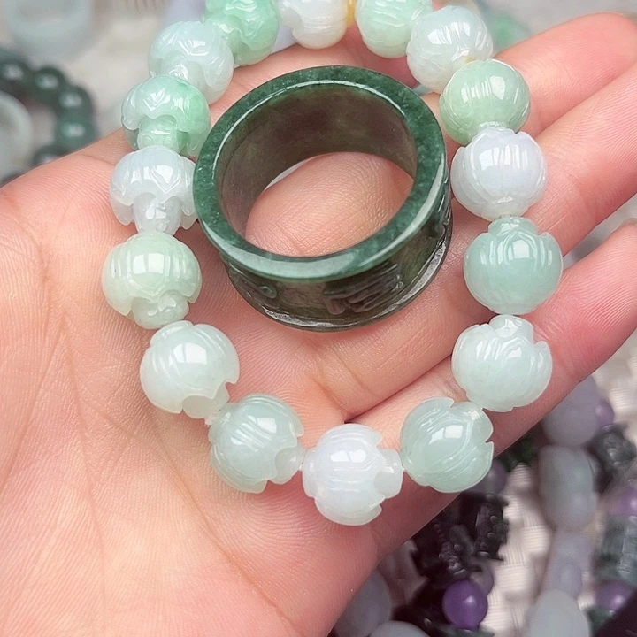 未镶嵌挂件翡翠小****泡翡翠