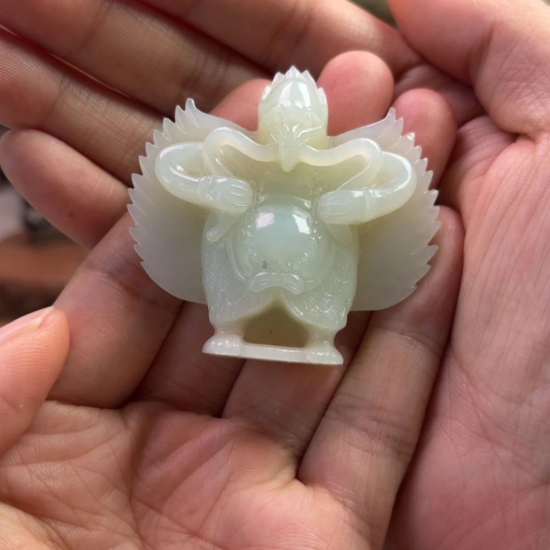 不***念和田玉未镶嵌颈饰