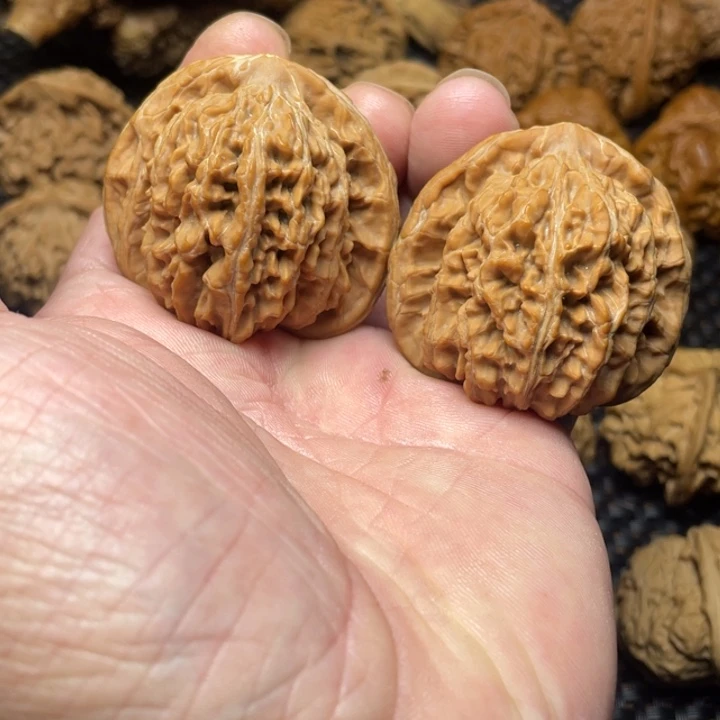 文玩核桃把件45+全品三角形四座楼