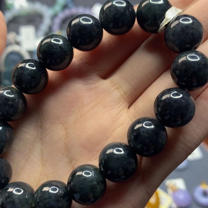 翡翠手链未镶嵌翡翠