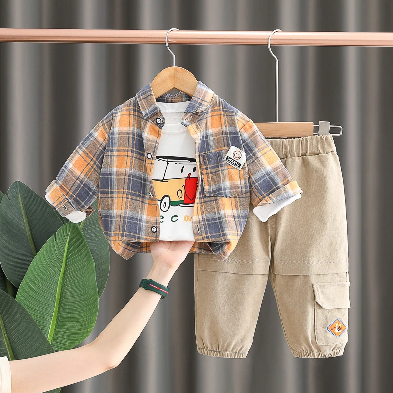 男童秋装套装2025新款男孩韩版洋气休闲秋季格子汽车衬衣三件套