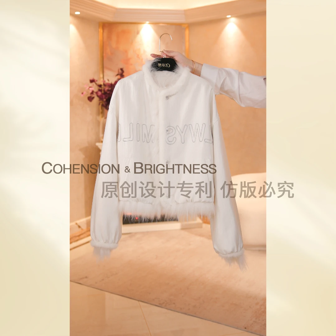 凝慧【首尔街区】新款圆领狐狸毛字母保暖百搭时尚派克短外套YA089