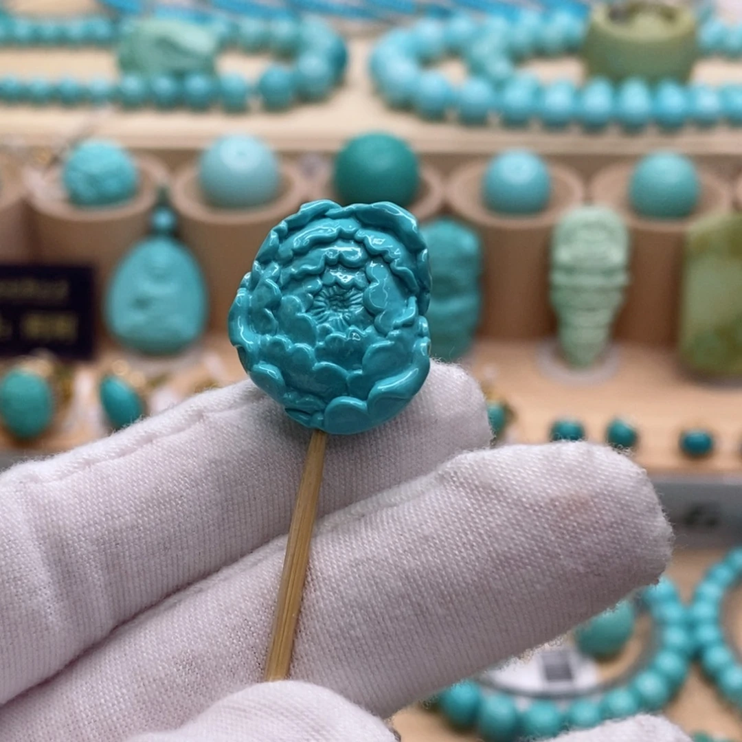 绿松石未镶嵌珠宝奇石