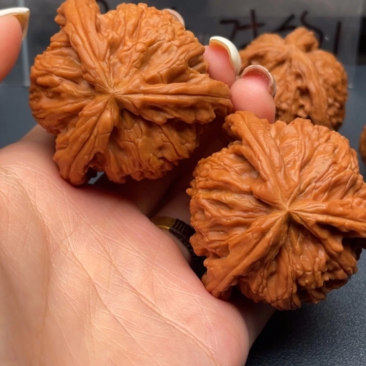 洛***车吊坠文玩核桃白狮子