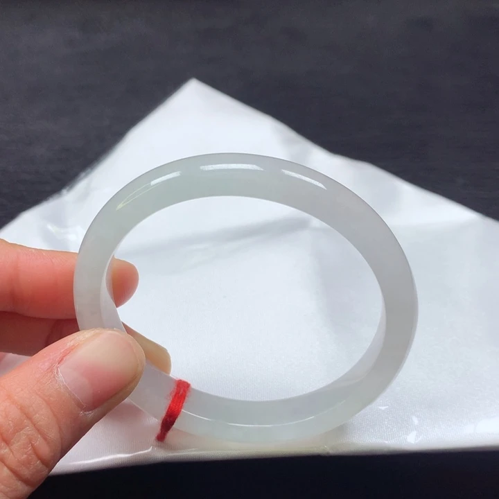 翡翠手镯（贵妃镯）未镶嵌54圈