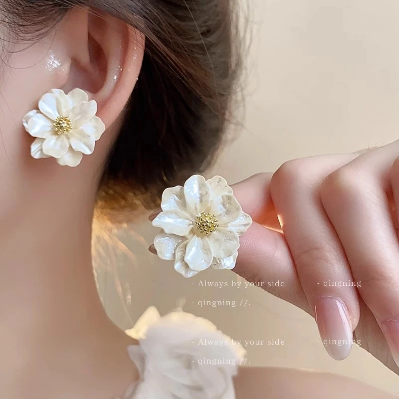 合金耳饰 法式超仙山茶花耳钉女轻奢时尚氛围感耳环小众百搭耳夹