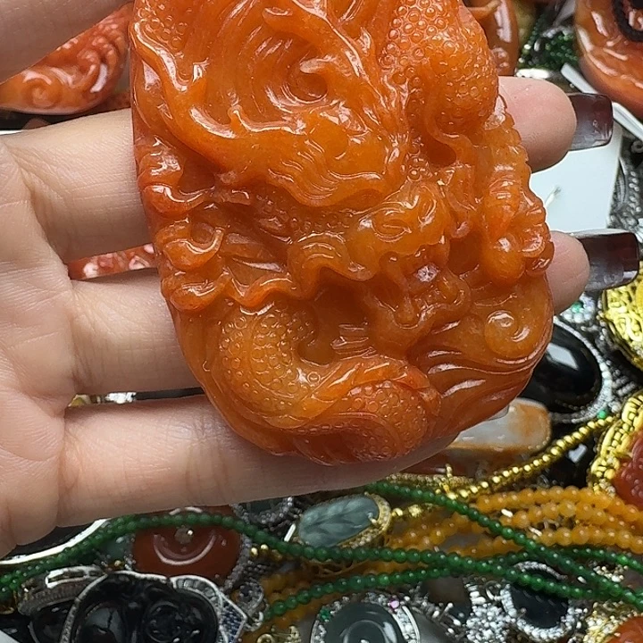 淡***）翡翠未镶嵌颈饰翡翠
